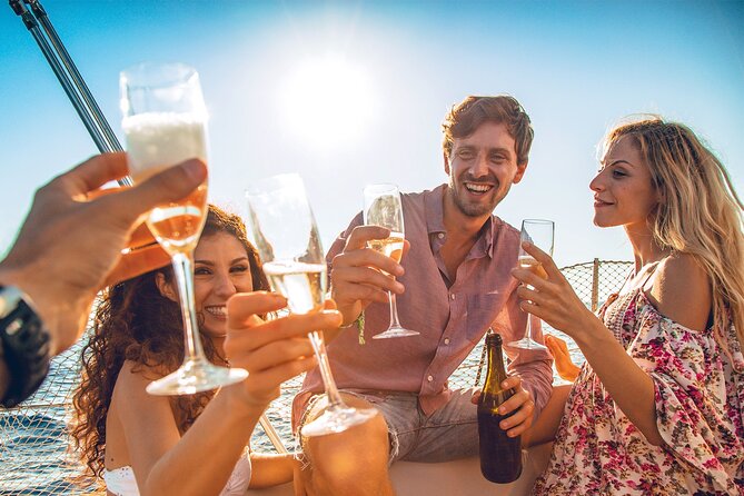 Albufeira: 2h30 Sunset Sailing Experience - "Unwind" - Key points that make Unwind worth your evening