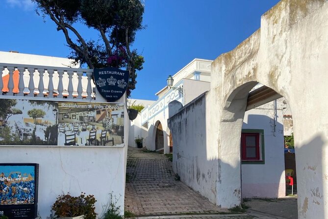 Albufeira History Walking Tour with Wine and Tapas - Group size and timing: best for a first look at Albufeira