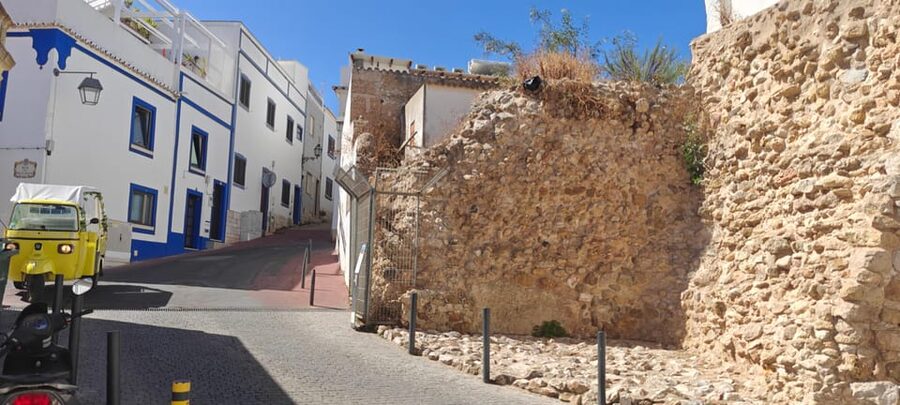 Albufeira: Old Town 1.5h - Old Town Streets: History You Can See in the Stones