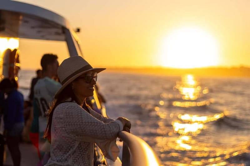 Algarve: Catamaran Sunset Tour with DJ or Live Guitarist - Algarve sunset by catamaran from Vilamoura Marina