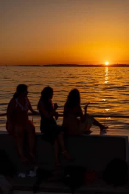 Algarve: Catamaran Sunset Tour with DJ or Live Guitarist - Live music schedule: guitarist César on Wednesdays, DJ Valente on Sundays