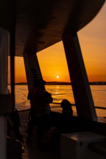 Algarve: Catamaran Sunset Tour with DJ or Live Guitarist - Timing: 2.5 hours that actually works for an evening plan