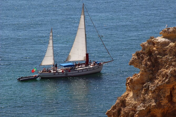 Beach Barbecue from Albufeira - Crew and group size: what “professional” means in practice
