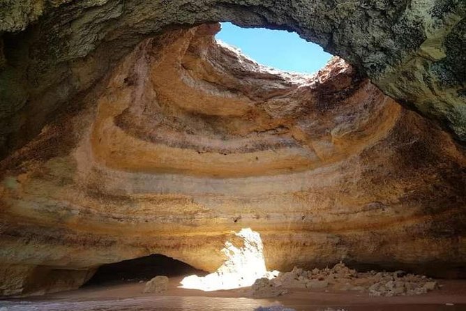 Benagil caves's kayak tour - Marinha Beach start: the payoff begins with the approach
