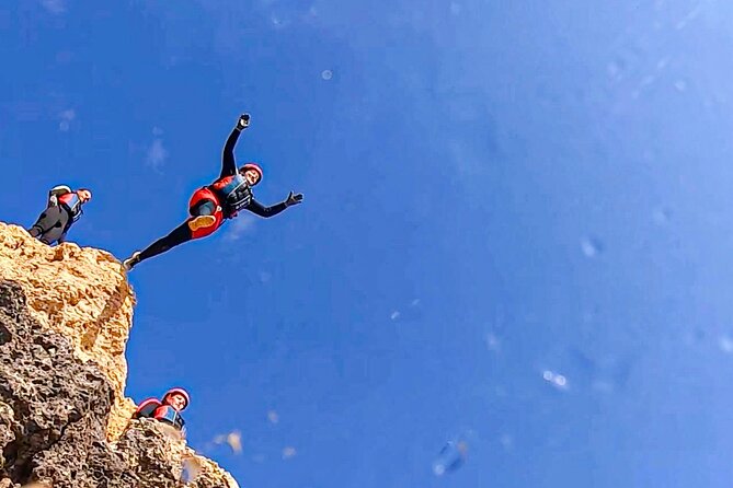 CLIFF JUMPING tour - Coasteering in Albufeira - Key things that make this coasteering tour worth your time