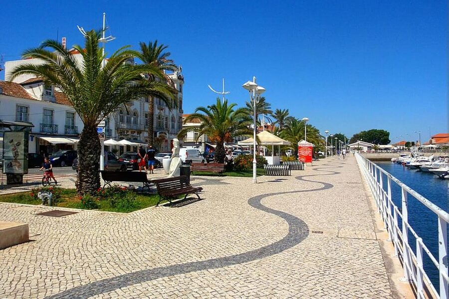 From Albufeira: Discover the Eastern Algarve Guided Day Trip - Tavira’s Old Layers: Bronze Age Roots and a Castle Over the Gilão River