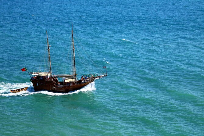 Guided hike 7 hanging valleys and boat trip to Benagil - Benagil from the water: traditional boat and the cave tour