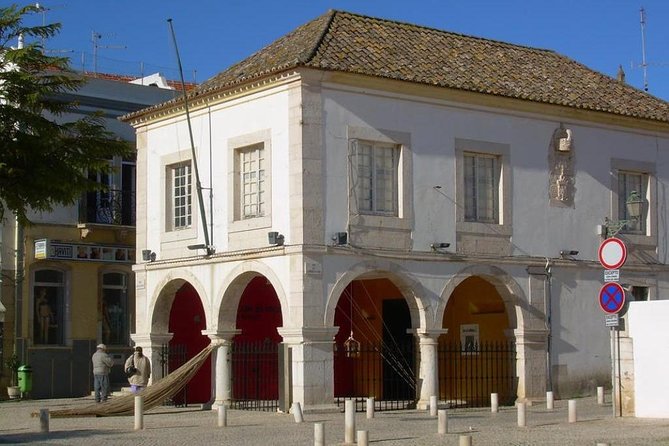 Historical Algarve - Full-Day Trip - Cape Saint Vincent: The End of the World, Lighthouse Area, Caves, and Rock Formations