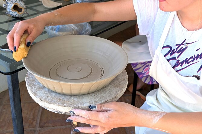 Pottery workshop in the Algarve - Your pieces after class: drying, kiln firing, pickup in 30 days