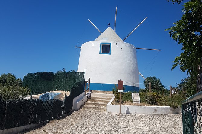 TOURS CARLOS SMILE TUK TUK - coast, country side or mix - Paderne Castle and Alte: inland history without the long museum slog