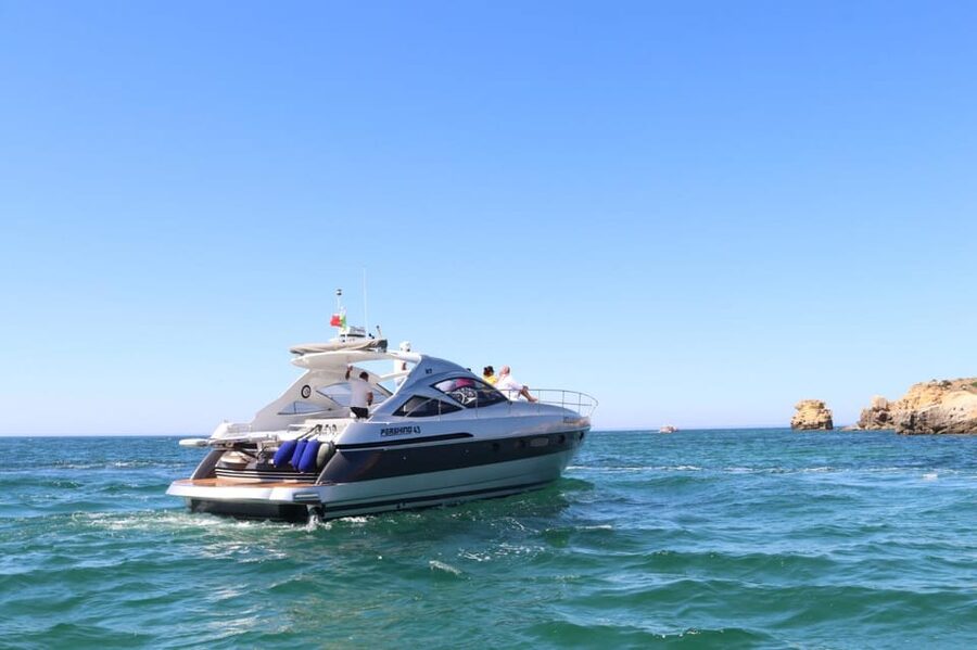 Xclusive Luxury Yacht Albufeira - Paddle board and snorkel: active moments without the hard work